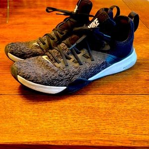 Women’s Nike training shoe size 11, great condition